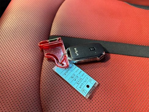 Used 2023 Kia K5 GT-Line image 32