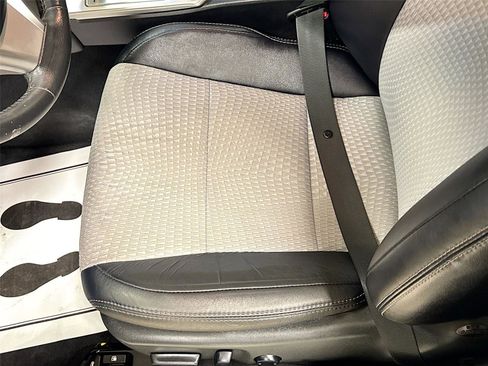 Used 2013 Toyota Camry SE FWD image 18