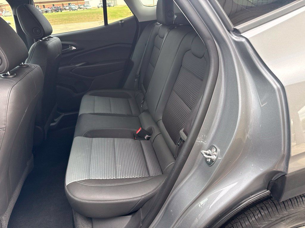Used 2026 Chevrolet Trax LT FWD image 26