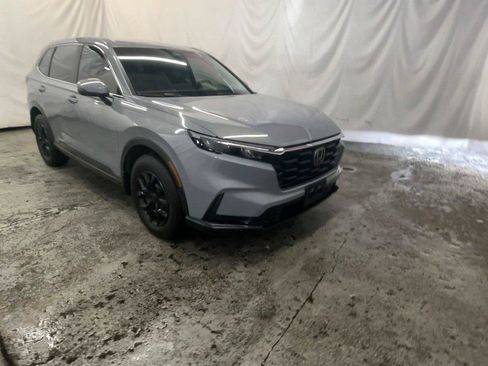 Used 2023 Honda CR-V LX image 2