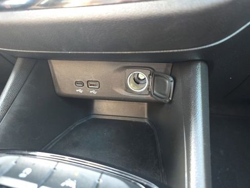 Used 2025 Buick Envista Sport Touring FWD image 19