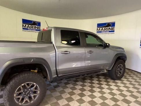 Used 2025 Chevrolet Colorado ZR2 w/ Technology Package AWD/4WD image 2