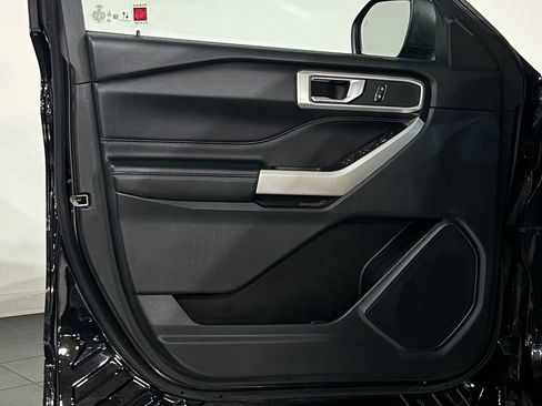Used 2022 Ford Explorer XLT w/ Equipment Group 202A AWD/4WD image 44