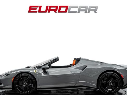 Used 2024 Ferrari 296 GTS RWD image 2