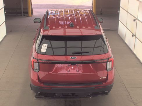 Used 2025 Ford Explorer ST-Line w/ ST-Line Street Pack AWD/4WD image 6