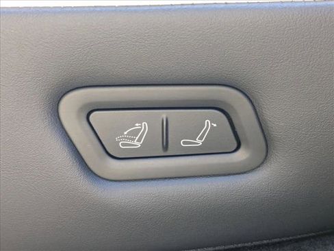 Used 2026 Tesla Model Y Premium image 22