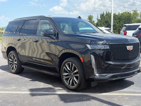 Used 2021 Cadillac Escalade Sport w/ Driver Assist Tech Package AWD/4WD image 3