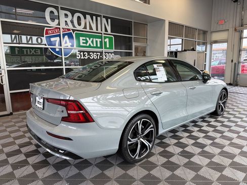 Used 2024 Volvo S60 B5 Core AWD/4WD image 6
