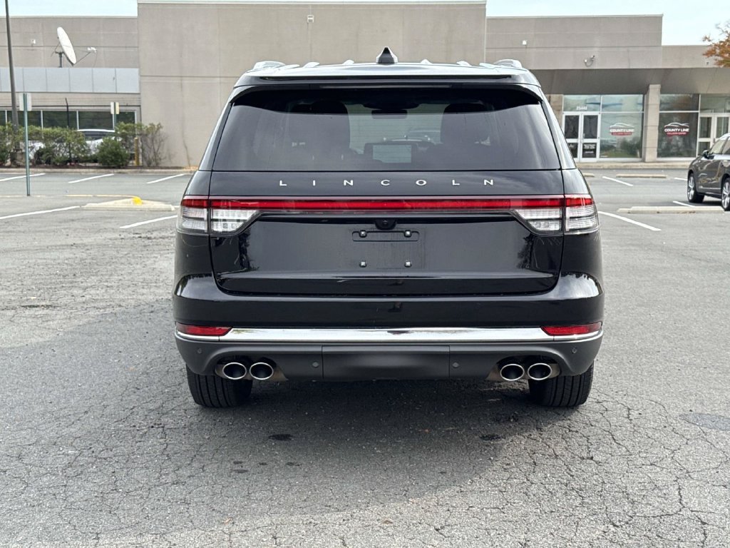 Used 2025 Lincoln Aviator AWD image 23