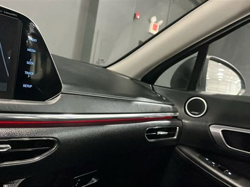 Used 2023 Hyundai Sonata Limited FWD image 18