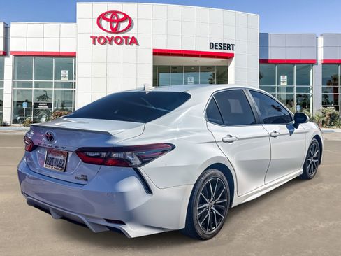 Used 2022 Toyota Camry SE w/ Audio Upgrade Package FWD image 6