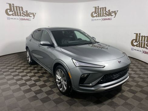 Used 2024 Buick Envista Avenir image 1