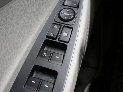 Used 2017 Hyundai Tucson SE image 13