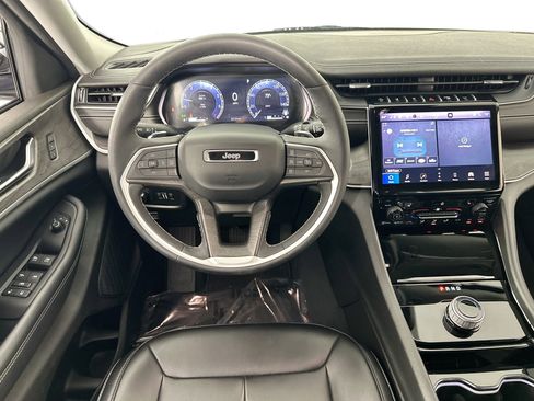 Used 2023 Jeep Grand Cherokee L Limited image 22