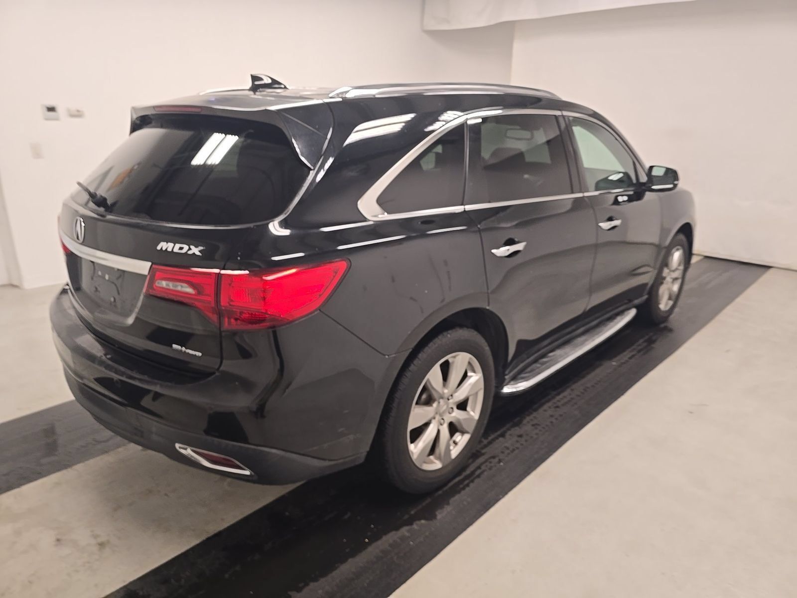 Used 2014 Acura MDX w/ Advance & Entertainment Pkg AWD/4WD image 3