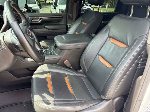Used 2024 GMC Sierra 3500 AT4 w/ Technology Package AWD/4WD image 13