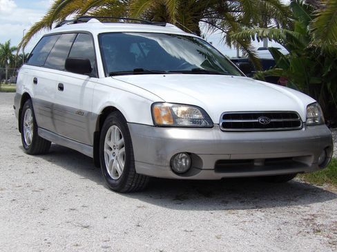 Used 2001 Subaru Outback Wagon image 10
