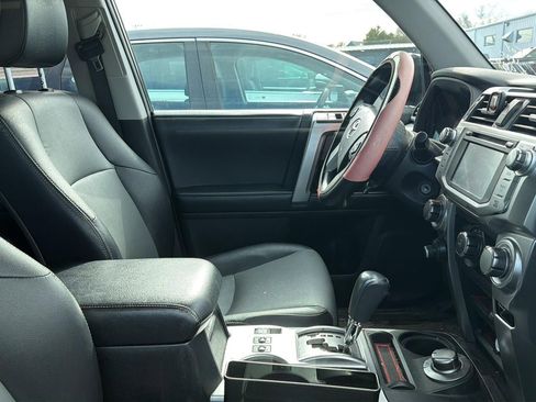 Used 2017 Toyota 4Runner SR5 Premium AWD/4WD image 4