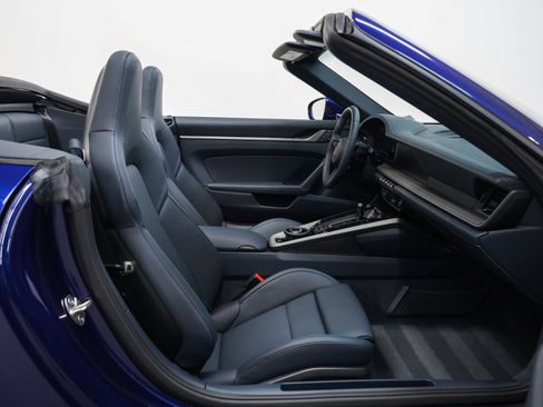 Used 2025 Porsche 911 Carrera image 30