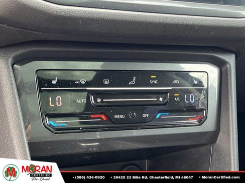 Used 2022 Volkswagen Tiguan SE w/ Panoramic Sunroof Package AWD/4WD image 25