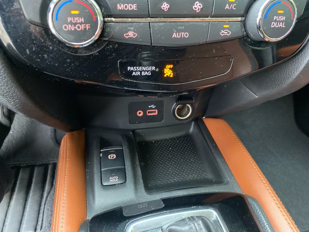 Used 2018 Nissan Rogue SL w/ Premium Package AWD/4WD image 18