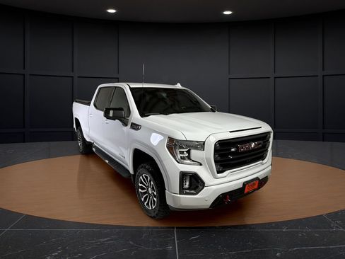 Used 2022 GMC Sierra 1500 AT4 w/ AT4 Premium Package AWD/4WD image 3