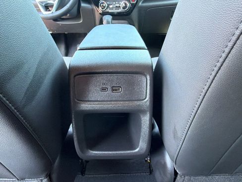 Used 2025 Chevrolet Trax LT w/ Driver Confidence Package FWD image 25