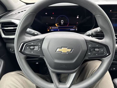Certified 2025 Chevrolet TrailBlazer LT FWD image 11