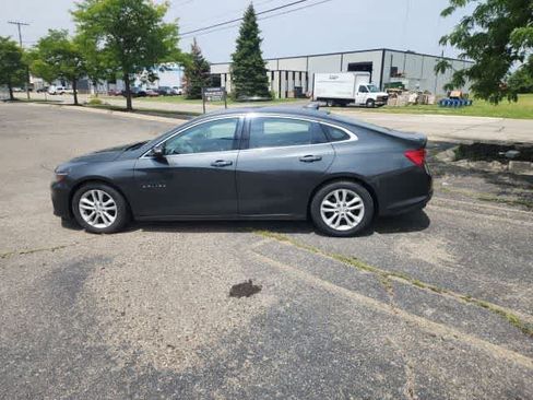 Used 2018 Chevrolet Malibu LT w/ Driver Confidence Package FWD image 22