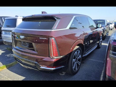 Used 2025 Cadillac Escalade IQ Luxury 2 w/ LPO, Premium Carpet Package AWD/4WD image 9