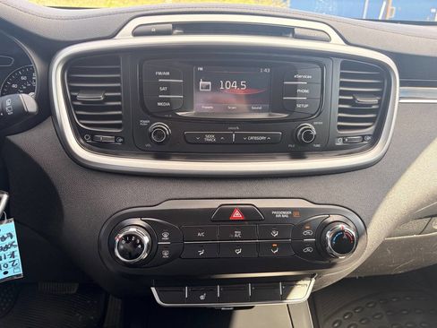 Used 2016 Kia Sorento FWD w/ LX Convenience Package image 25