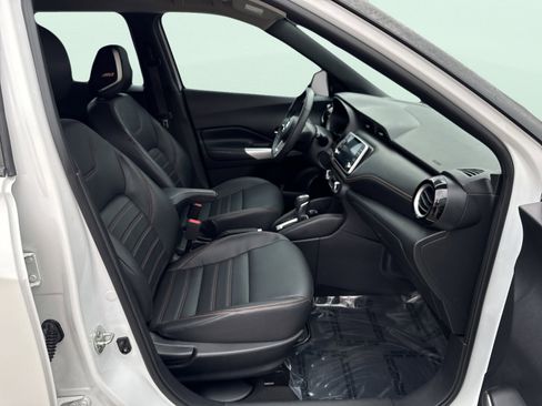 Used 2020 Nissan Kicks SR w/ SR Premium Package image 41