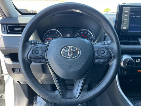 Used 2019 Toyota RAV4 XLE w/ Carpet Mat Package AWD/4WD image 18