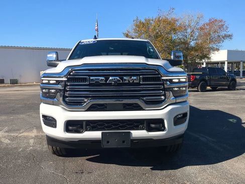 Used 2026 RAM 2500 Laramie AWD/4WD image 8