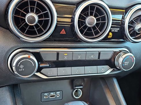 Used 2023 Nissan Sentra SV image 16