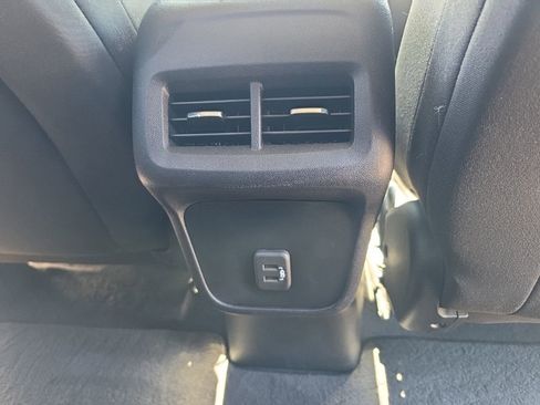 Used 2019 Chevrolet Equinox LT w/ LPO, Blackout Package AWD/4WD image 27