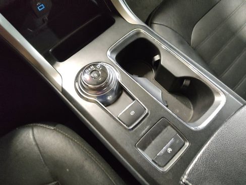 Used 2017 Ford Fusion SE FWD image 26