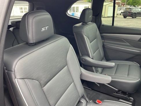 Used 2026 Buick Enclave Sport Touring w/ Super Cruise Package image 39