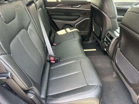 New 2026 Jeep Grand Cherokee Limited AWD/4WD image 16