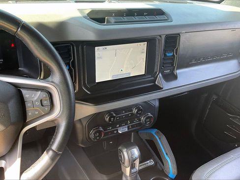 Used 2023 Ford Bronco Black Diamond w/ Sasquatch Package AWD/4WD image 6