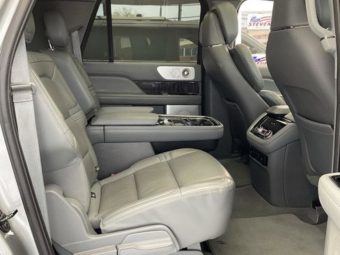 Used 2020 Lincoln Navigator L Reserve w/ Luxury Package AWD/4WD image 18