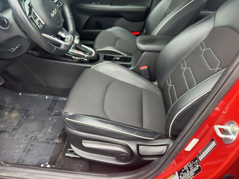 Used 2022 Kia Forte GT-Line w/ GT-Line Premium Package image 5