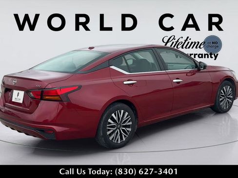 Used 2024 Nissan Altima 2.5 SV FWD image 7