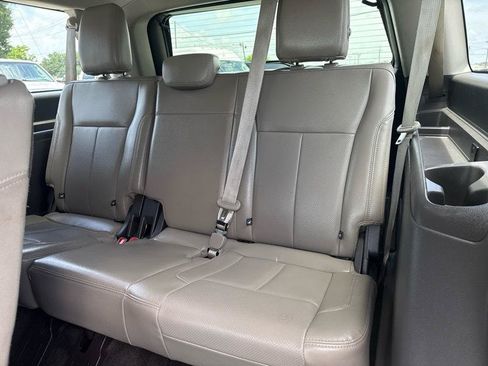 Used 2018 Ford Expedition Max XLT w/ Equipment Group 202A RWD image 16