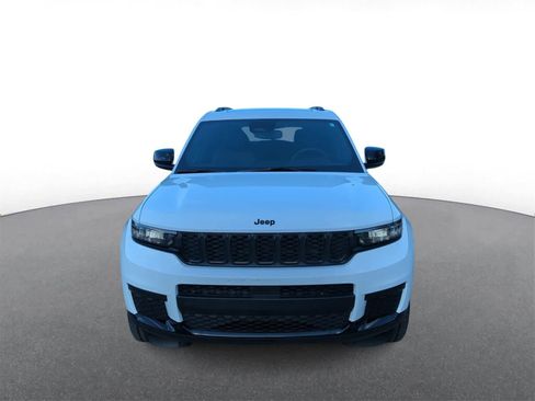 Used 2023 Jeep Grand Cherokee L Altitude image 3