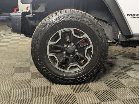 Used 2017 Jeep Wrangler Unlimited Rubicon image 31