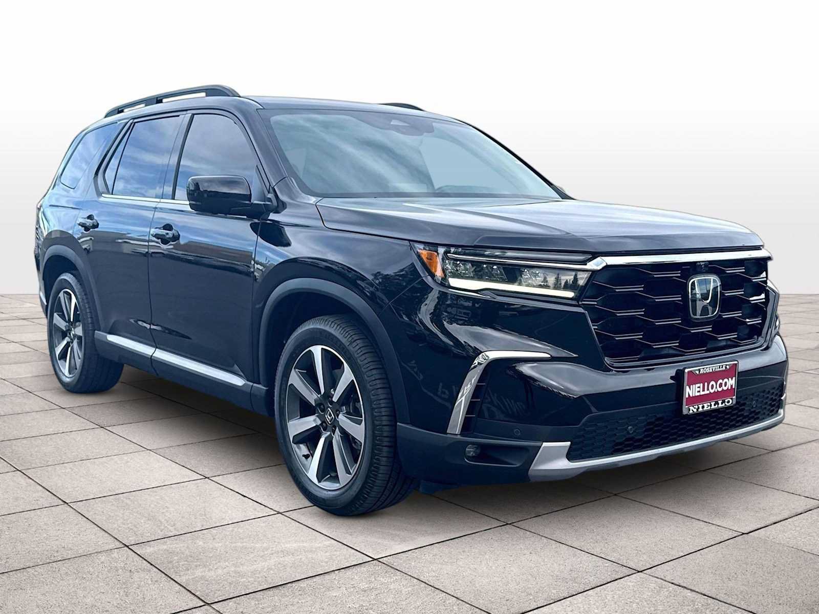 Used 2023 Honda Pilot Elite image 2