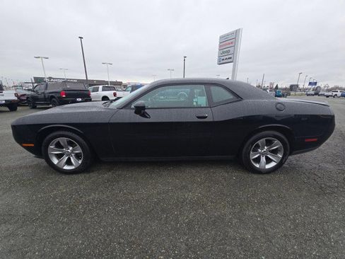 Used 2017 Dodge Challenger SXT w/ Sound Group image 6