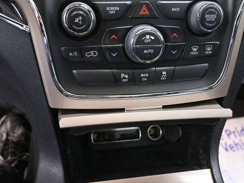 Used 2015 Jeep Grand Cherokee Overland AWD/4WD image 34