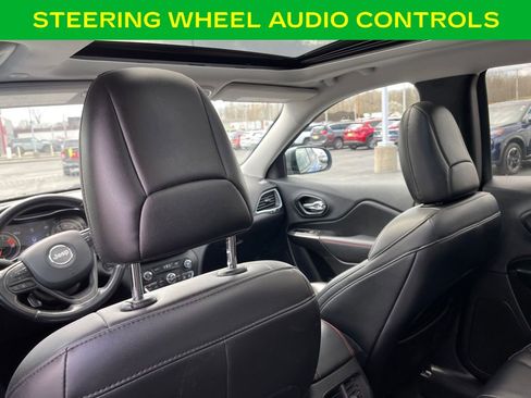 Used 2020 Jeep Cherokee Trailhawk w/ Comfort/Convenience Group image 18